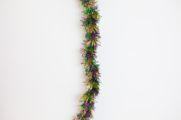 3.5" X 9' MARDI GRAS SQUIGGLY TINSEL GARLAND
