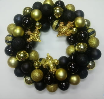 20 Inch Black/Gold Ornament Wreath